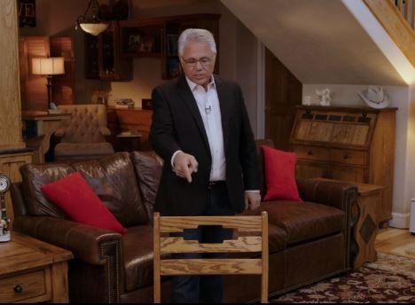 image of Bill Truby pointing at a chair - featured image for the power in the chair tutorial from Truby Achievements